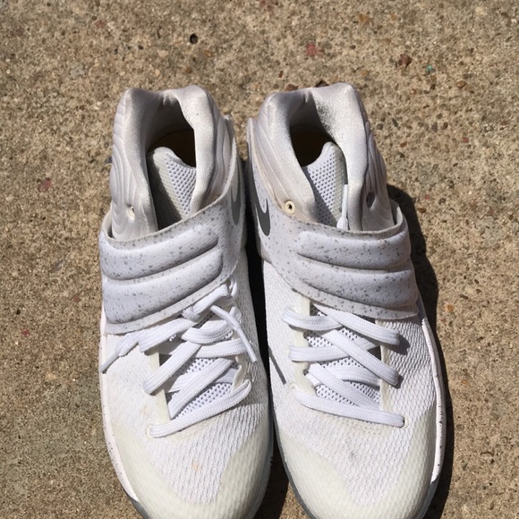 Kyrie 2 - Picture 3 of 5